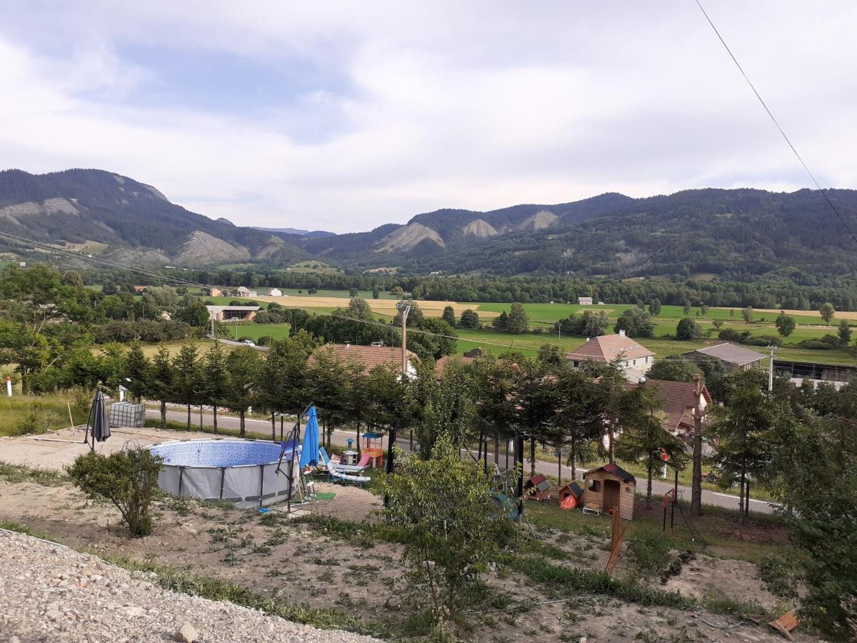 Mon Ecrin De Nature Rez De Jardin Seyne Екстериор снимка